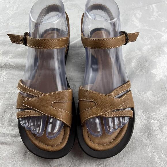 L.L. Bean Shoes - L. L. Bean Womens Sandals 6.5 M Brown Leather Strappy Flat Heel Adjustable Ankle